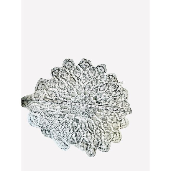 Hand-Crocheted 30" Pineapple Pattern Cotton Tablecloth Topper Large GUC - Picture 5 of 6